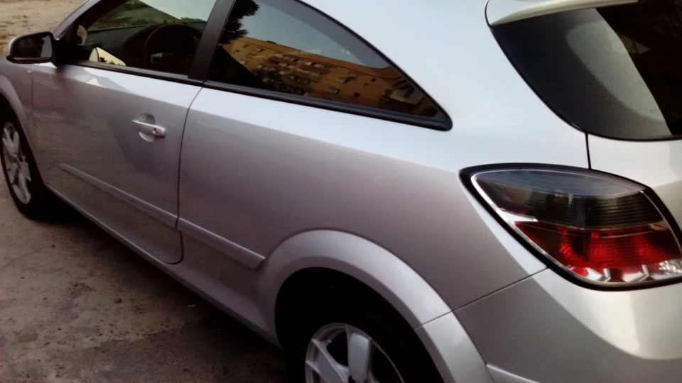 Opel Astra GTC 5