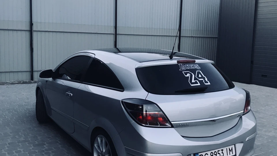 Opel Astra GTC 3