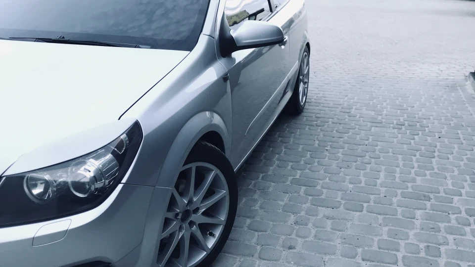 Opel Astra GTC 4