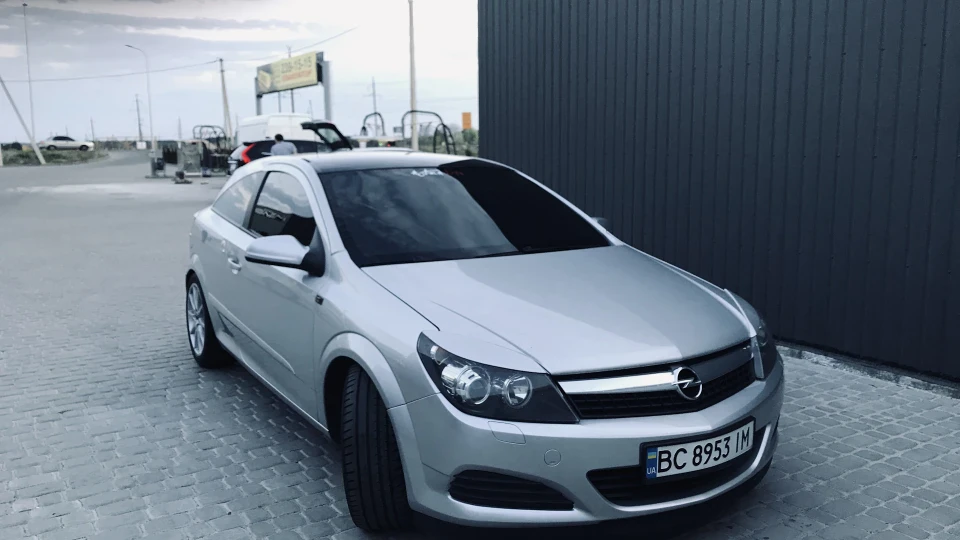 Opel Astra GTC 5