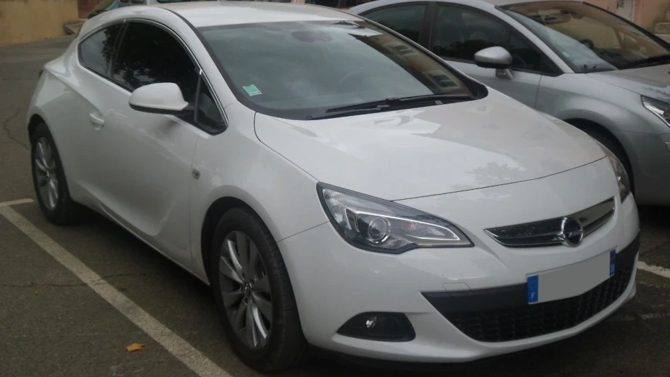 Opel Astra GTC 2