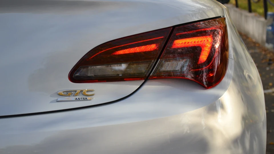 Opel Astra GTC 1.4 turbo 2