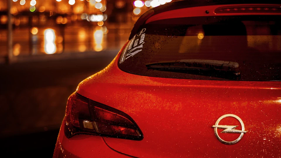 Opel Astra GTC 1.6 Turbo Monica 2