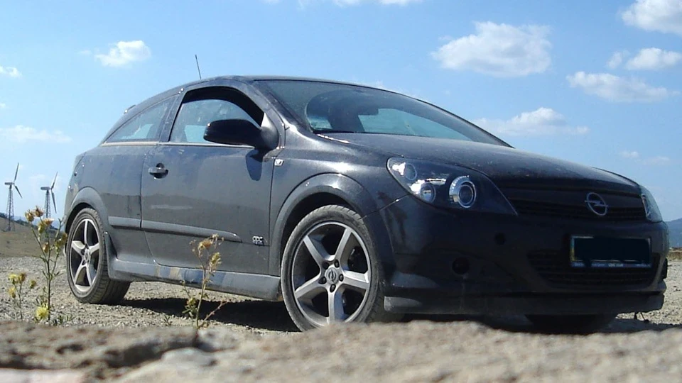 Opel Astra GTC 1.8 3