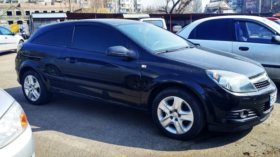 Opel Astra GTC Elite 2