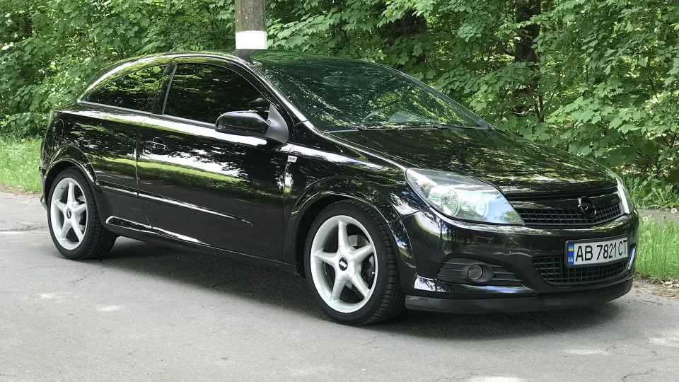 Opel Astra GTC individual 2