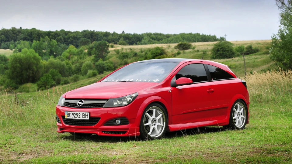 Opel Astra GTC Niedrig und laut. 2