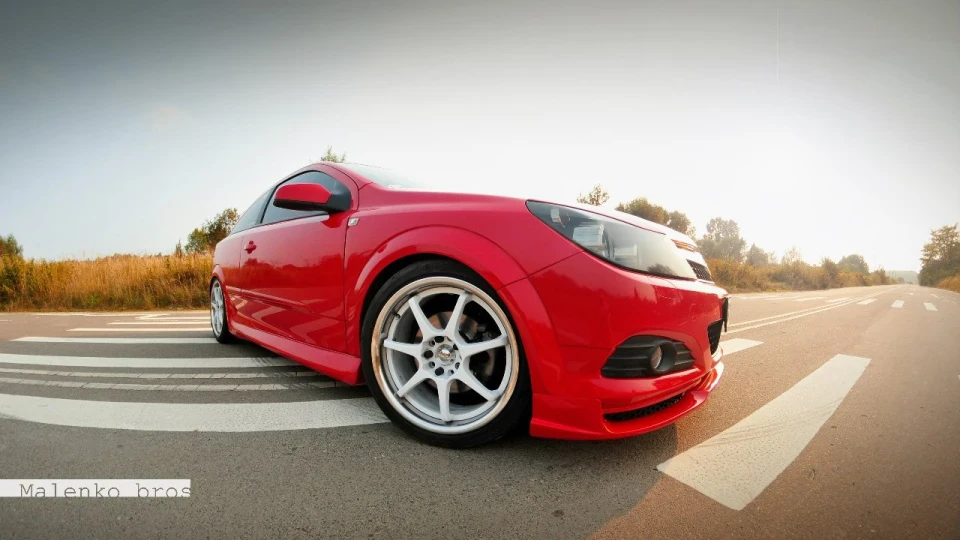 Opel Astra GTC Niedrig und laut. 4