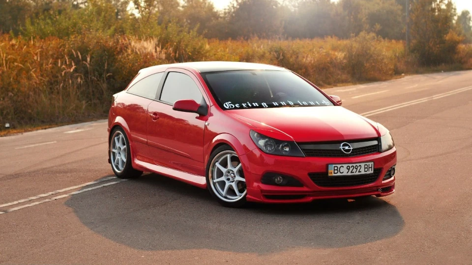 Opel Astra GTC Niedrig und laut. 5