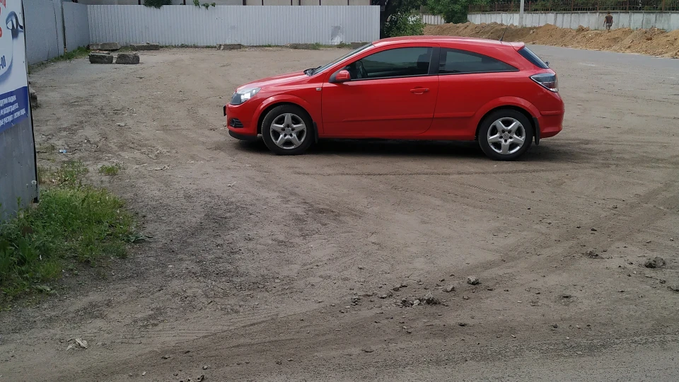 Opel Astra GTC Red Coupe