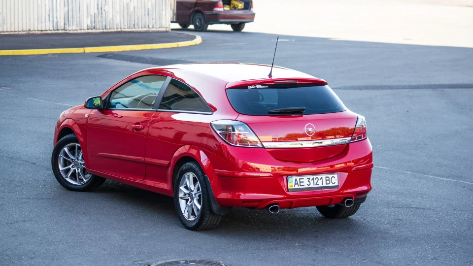 Opel Astra GTC the red DRAGON 2