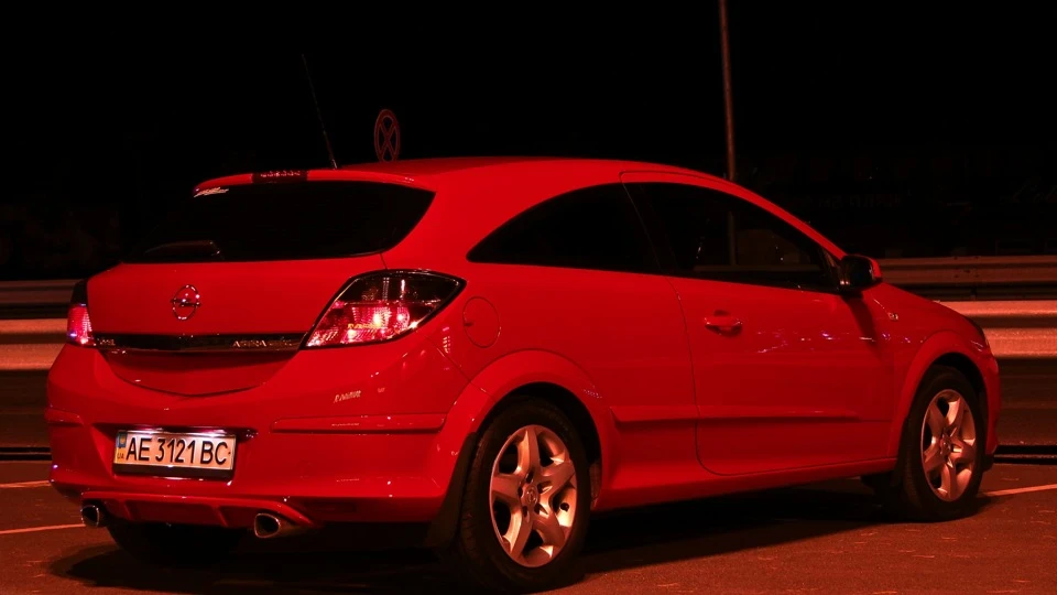 Opel Astra GTC the red DRAGON 3