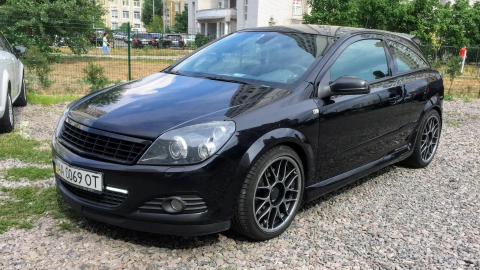 Opel Astra GTC z20LEH OPC
