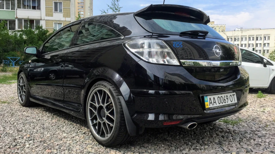 Opel Astra GTC z20LEH OPC 2