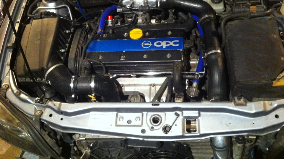 Opel Astra OPC 2.0 turbo 4