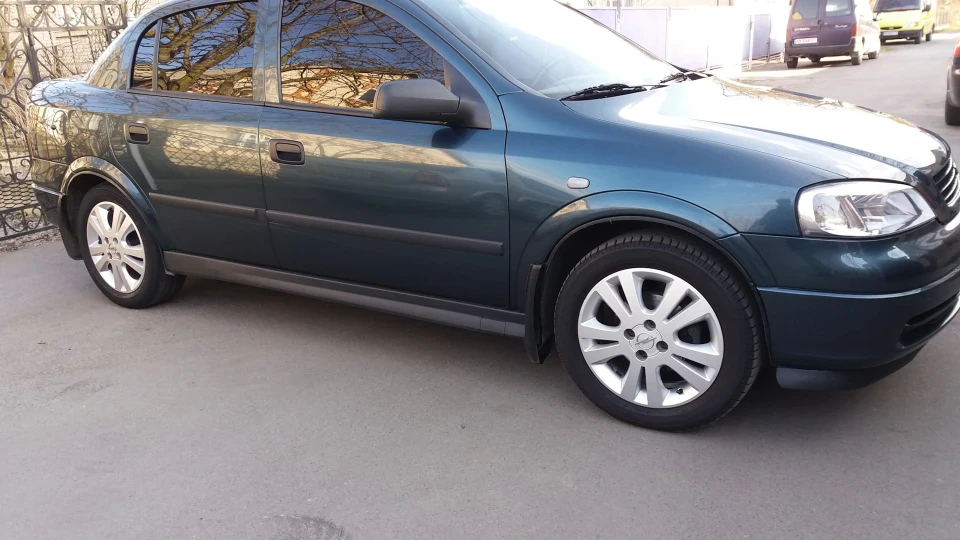 Opel Astra 2