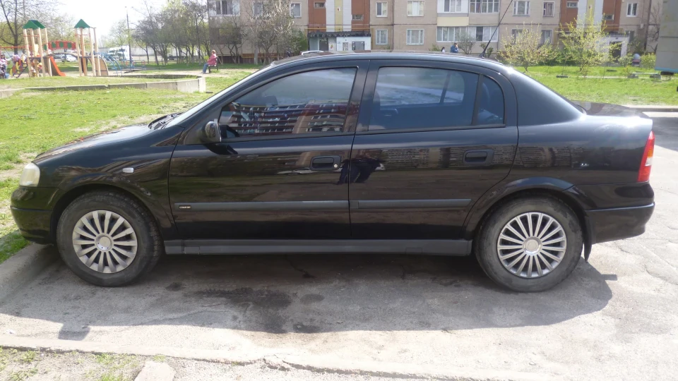 Opel Astra 4