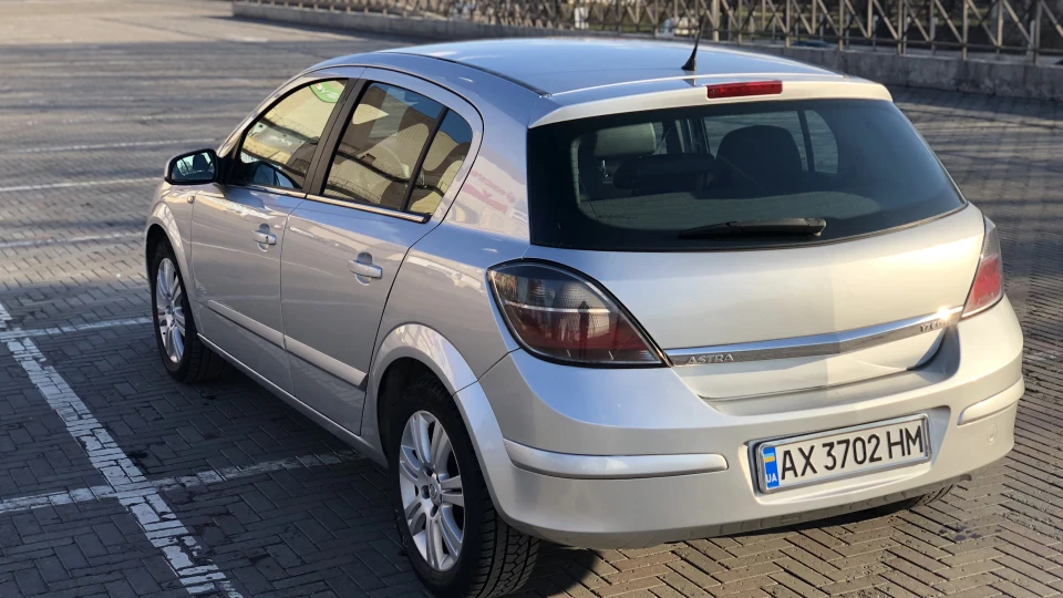 Opel Astra 2