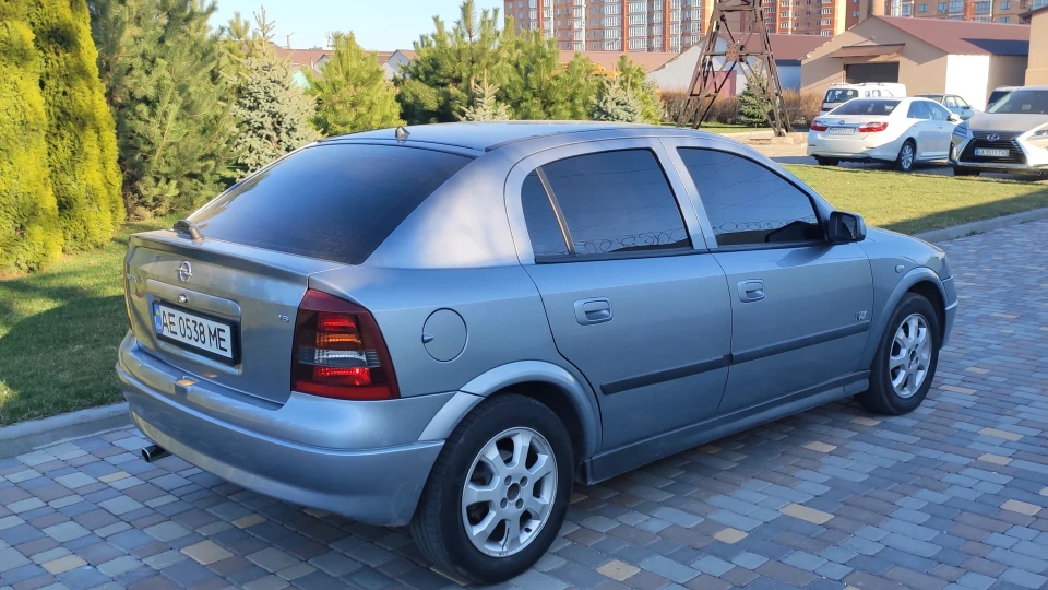 Opel Astra 2