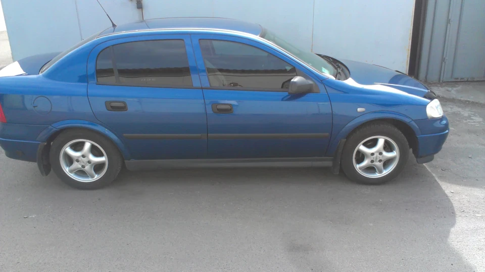 Opel Astra 2
