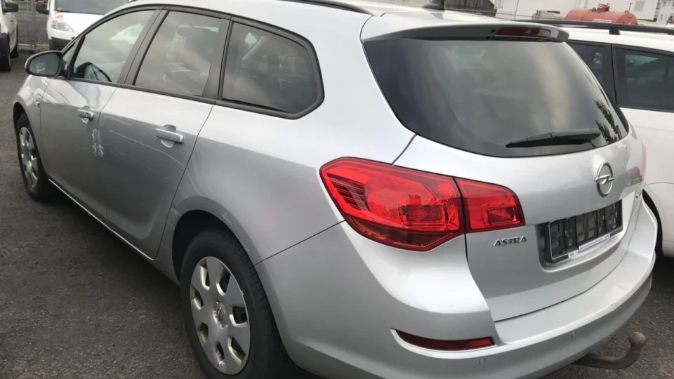 Opel Astra 2