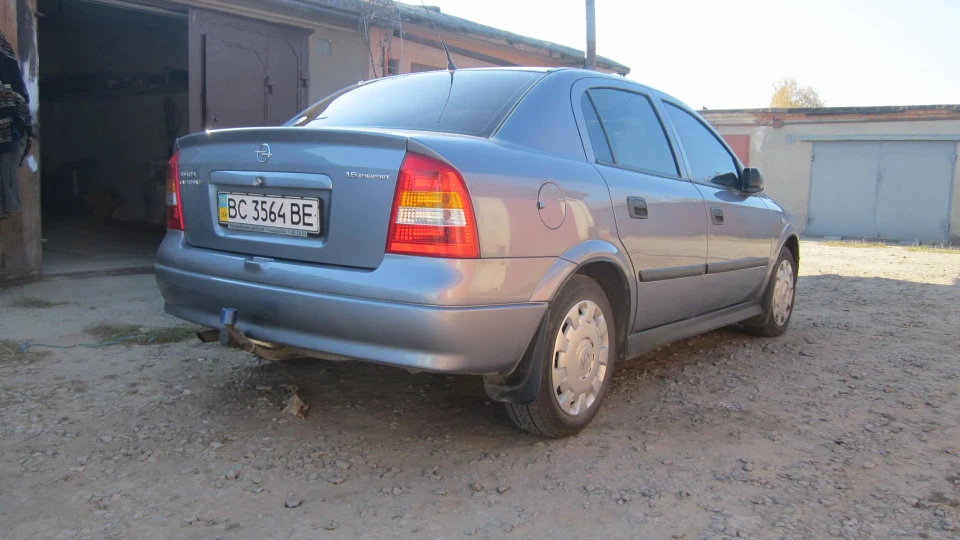 Opel Astra 2