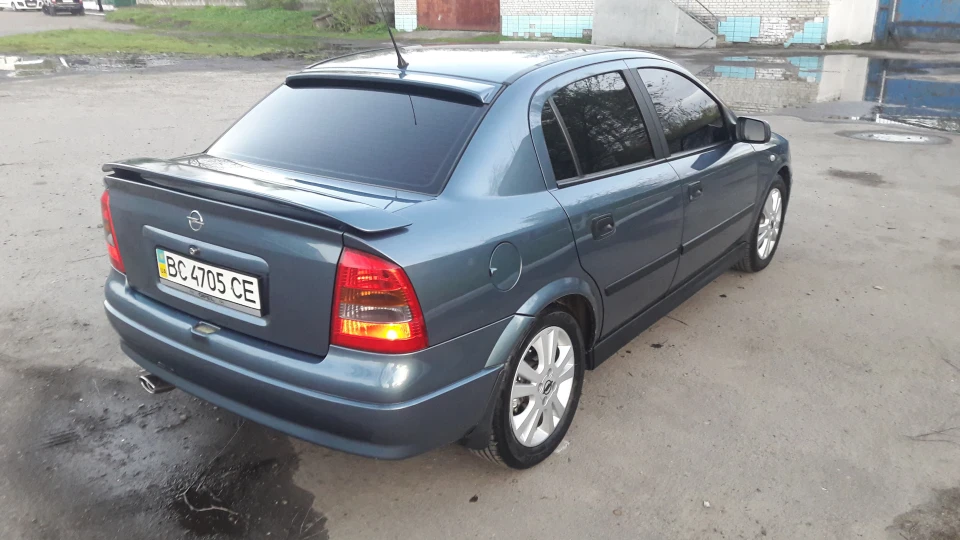 Opel Astra 2