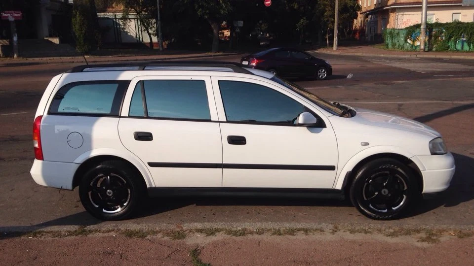 Opel Astra 2