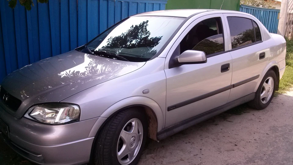 Opel Astra 4