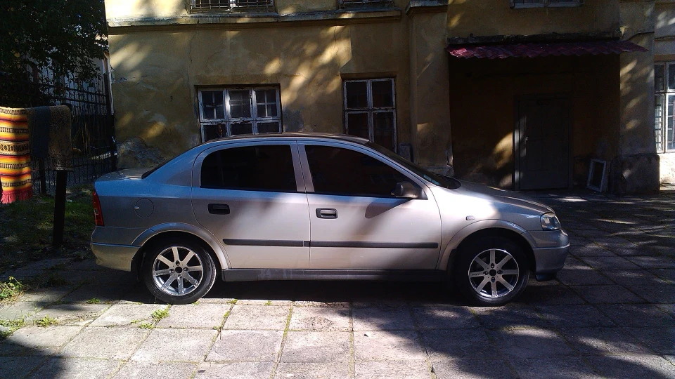 Opel Astra 4