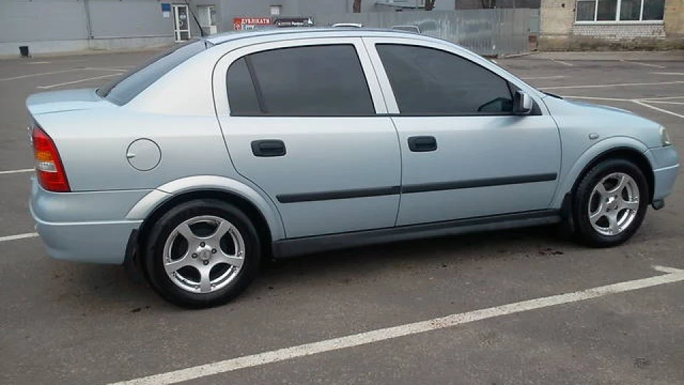 Opel Astra 4