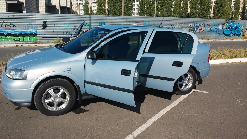 Opel Astra 1,4 3