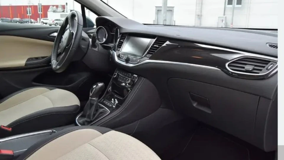 Opel Astra 1,6-100квт 3