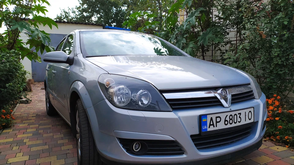 Opel Astra 1.6 робот