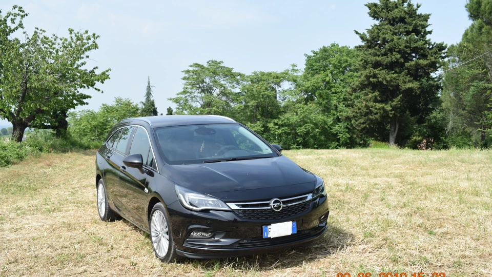 Opel Astra 1.6 tdi 110 лс