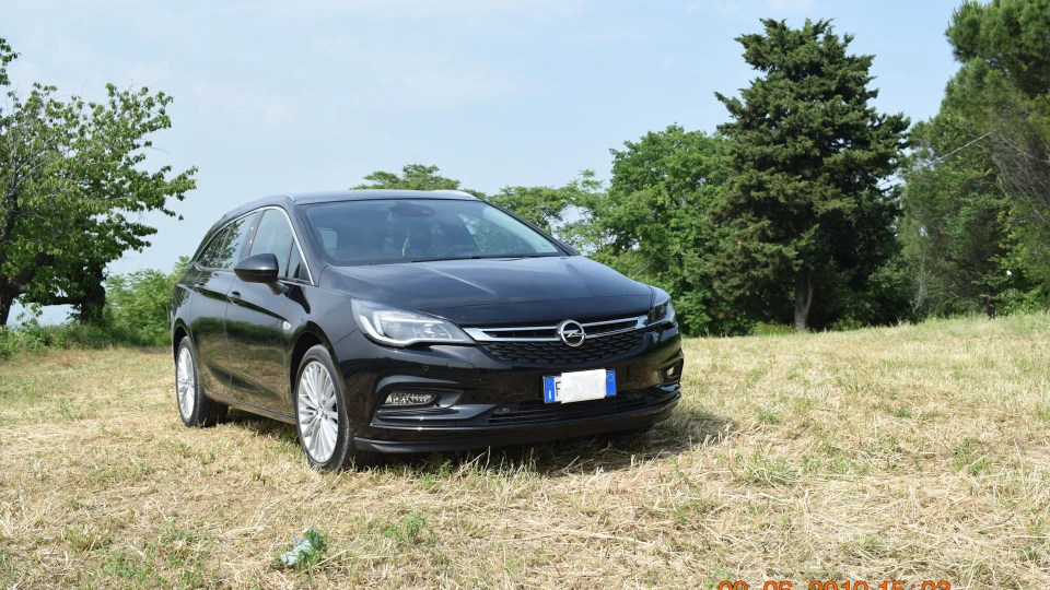 Opel Astra 1.6 tdi 110 лс 2