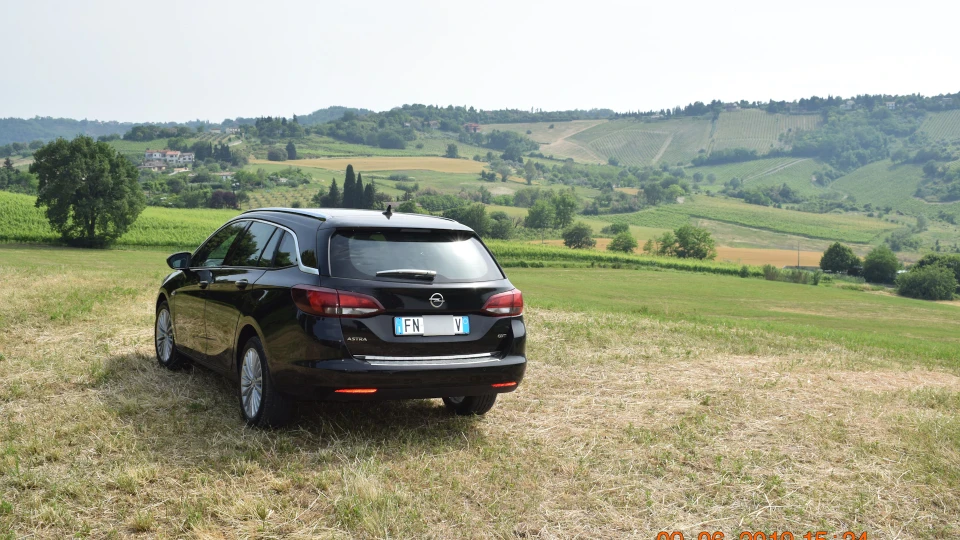 Opel Astra 1.6 tdi 110 лс 5