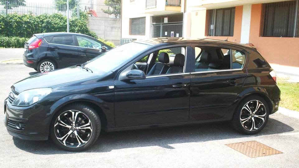 Opel Astra 1.7 COSMO 3