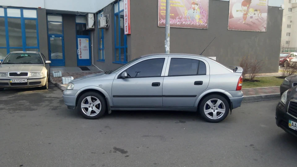 Opel Astra 1.8 АКПП 2