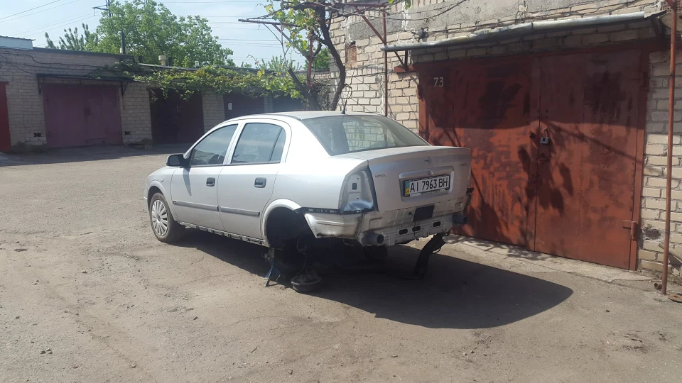 Opel Astra 1,8 на ремонті 2