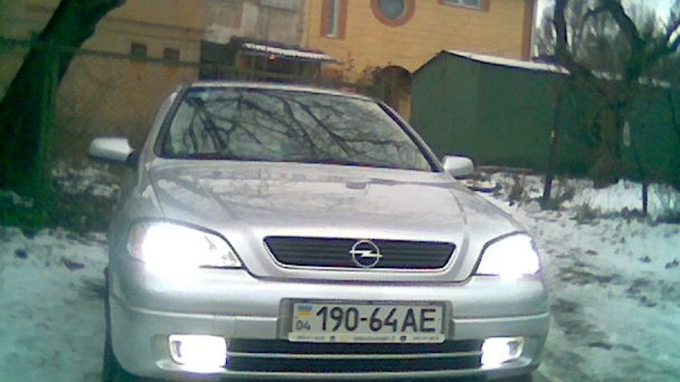 Opel Astra 2.2 запальничка