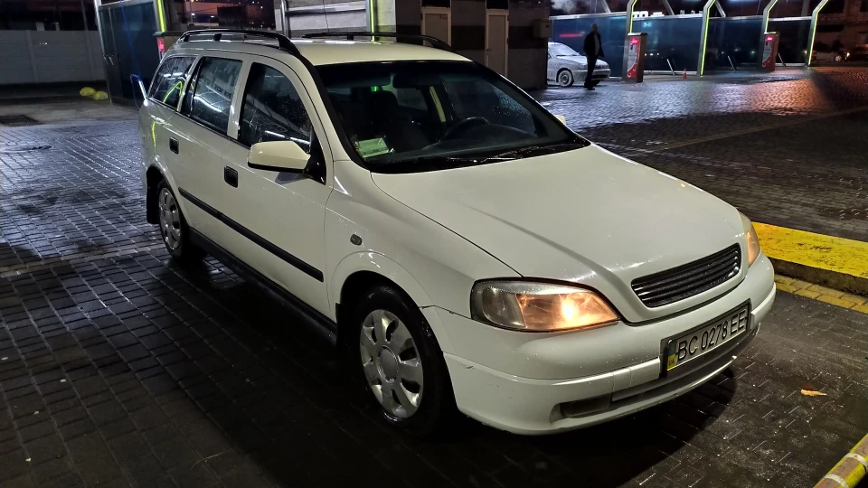 Opel Astra білий караван 2