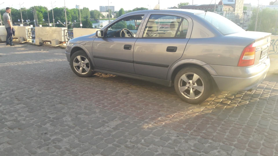 Opel Astra БОМБІЛУ