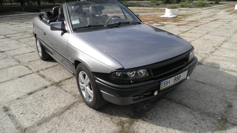 Opel Astra Cabrio Bertone 2.0 3