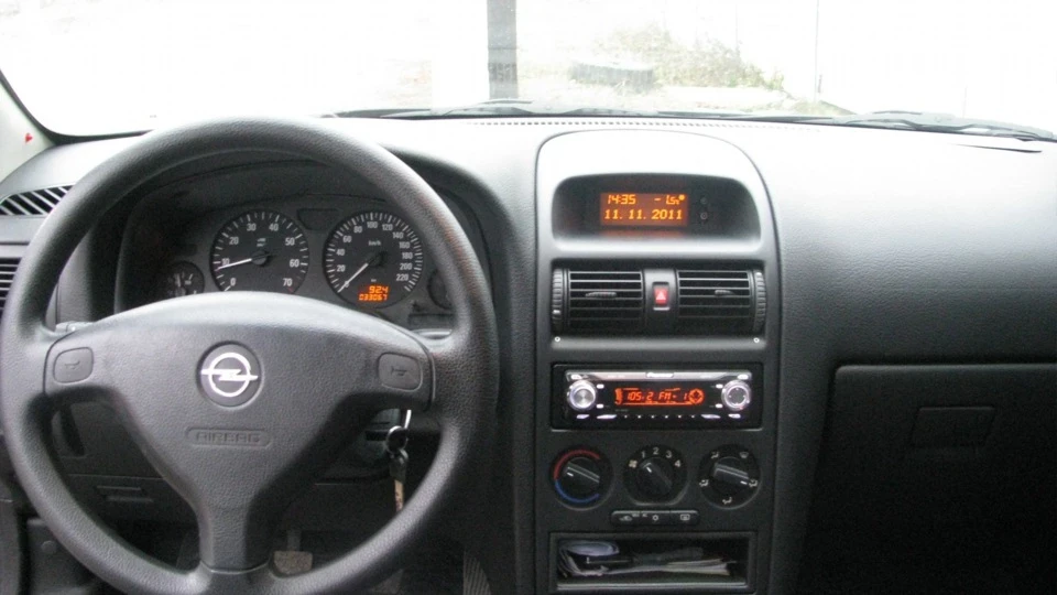 Opel Astra Чорний діамант 3