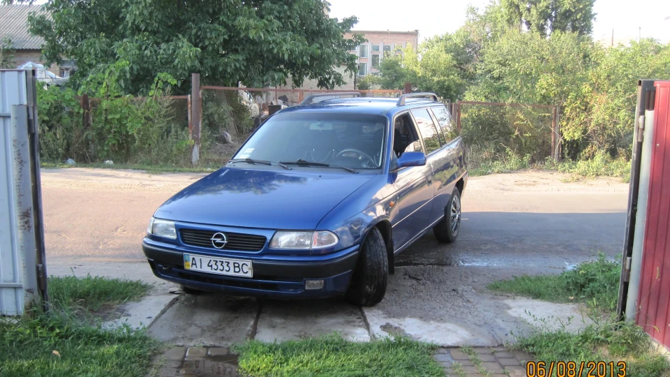 Opel Astra Classic 1.6ECOTEC X16XEL 2