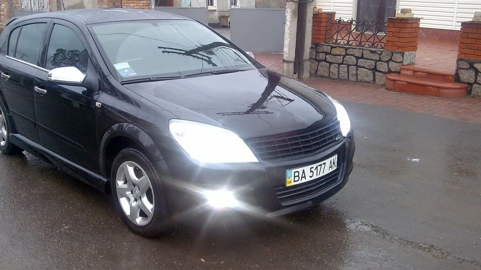 Opel Astra Чорна 2