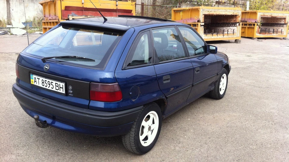 Opel Astra міський автомобільчик 3