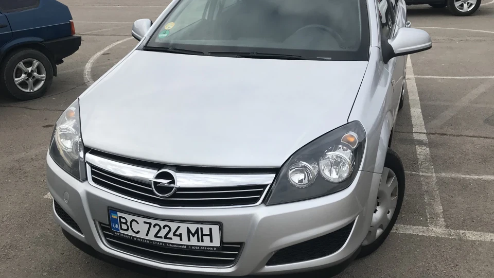 Opel Astra H Cosmo 111 2
