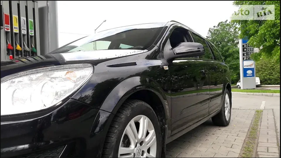 Opel Astra H COSMO (BLACK SAPPHIRE) 2